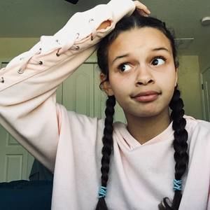 Meet your Posher, Lexi